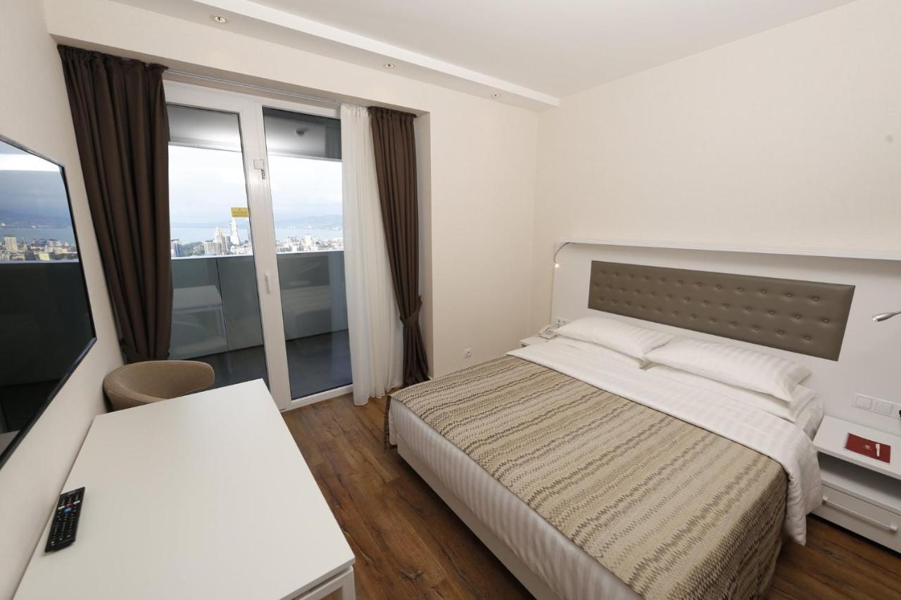 Apartments In Alliance Batumi Exterior photo